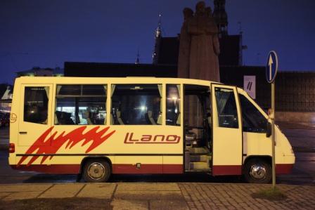 Minibus rental (with driver) Madrid, Spain Iveco 25 seats